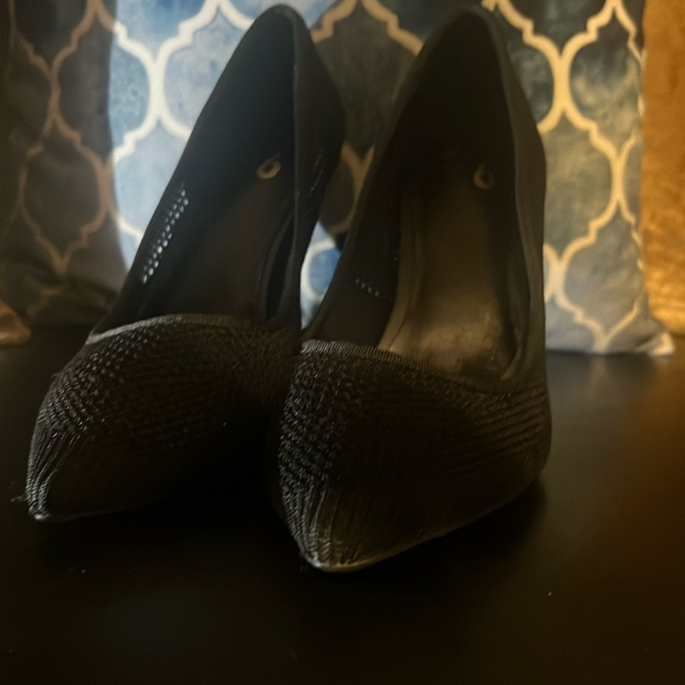 Preowned Mix No.6 Black Pumps. Size 10.